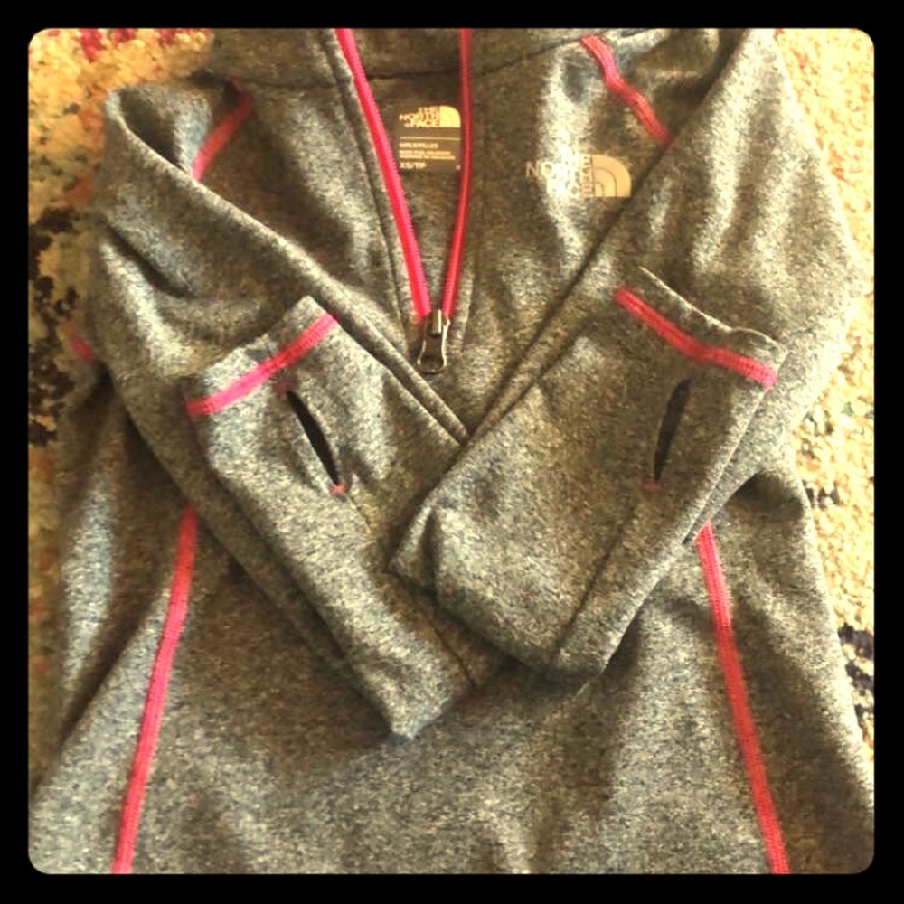 Girls North face pullover